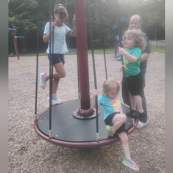 Meet your Posher, Ashley - Picture 1 of 1